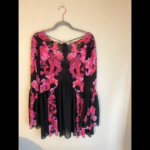 Free people size XS top.